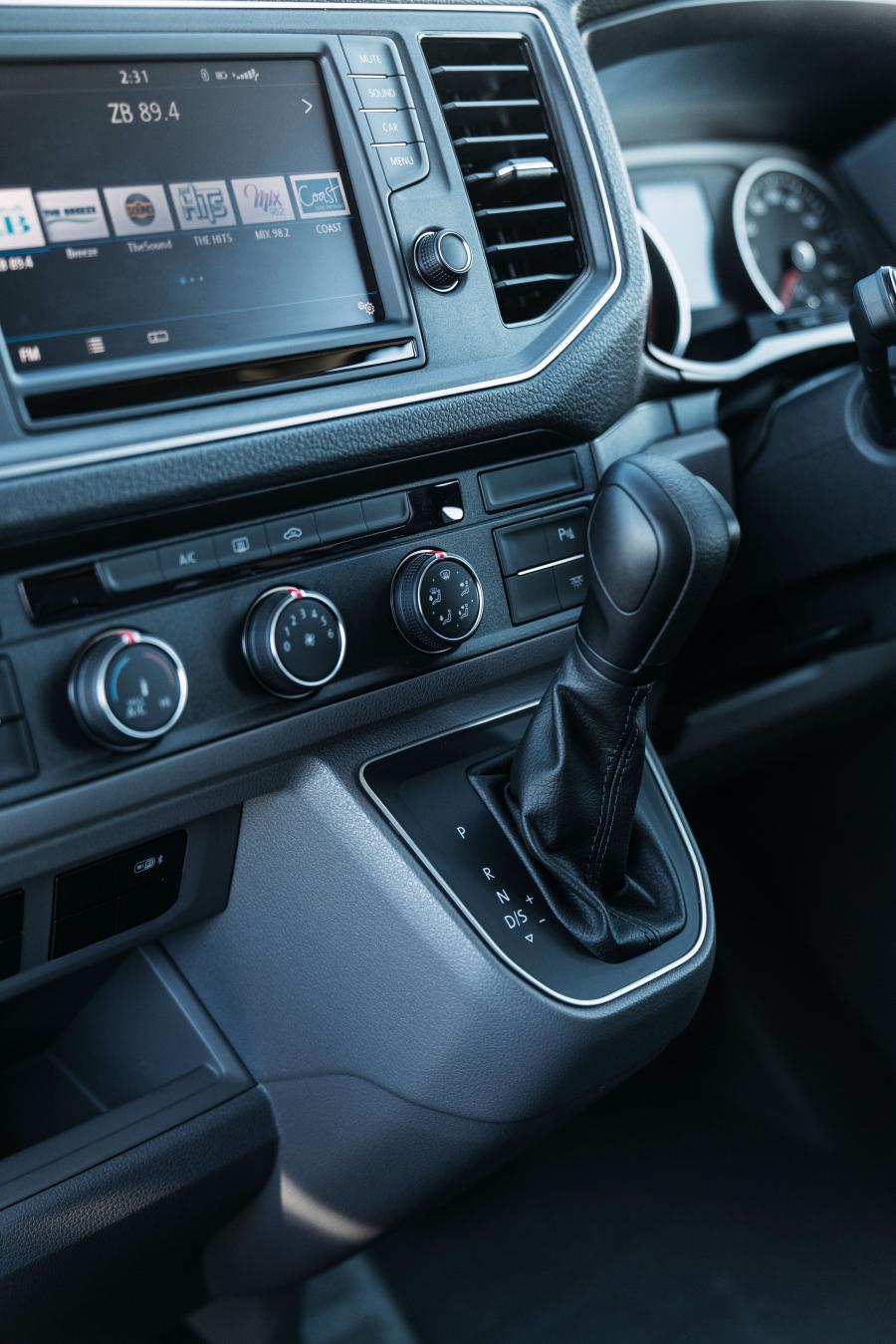 Детали интерьера Volkswagen Crafter High Roof Van LWB 2018 года  (AU) (фото 18 из 28)
